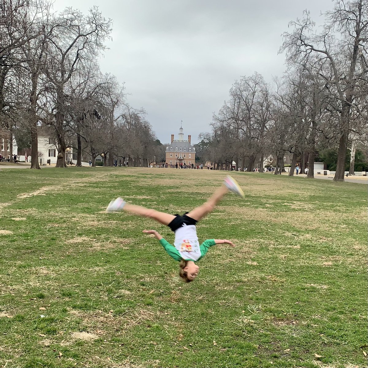 SEichmann's tweet image. We’re head over heels for a warm holiday season in @colonialwmsburg.