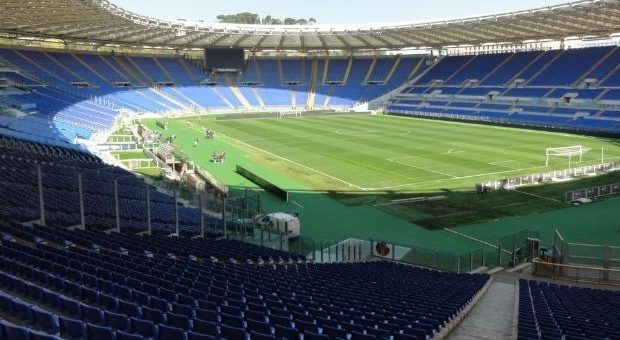 RomaTalkRadio's tweet photo. 🔴 #Covid19, stadi: il Consiglio dei Ministri ha deciso che la capienza diminuirà dal 75% al 50% con lo schieramento a scacchiera.

#ASRoma https://t.co/QQMkpx3AiQ