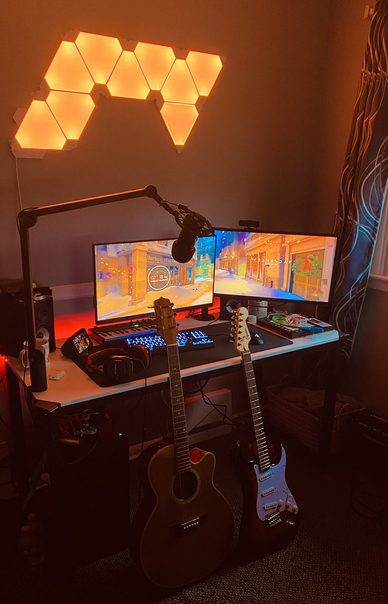 pnkcite's tweet photo. Two new additions to the setup 🎸#lofimusic #guitar #Producer https://t.co/YD6iGyhLJm