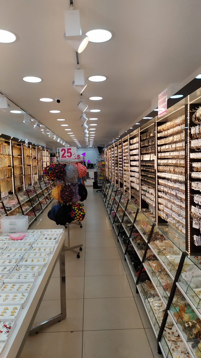 NoSSSiSTEM's tweet photo. Roza Accessories Manisa Mağazası, Merkezden şube kontrolü artık daha rahat yapılmaktadır. Sistem Online ve Offline çalıştığı için 7x24 kesintisiz çalışmaktadır. Stok takibi ve kasa takibi yapılmaktadır.#barkodsistemi #hizlisatis #bijuteri #takı #stoktakip #barkod #aksesuar #Tbt https://t.co/2WjaBNSgi7