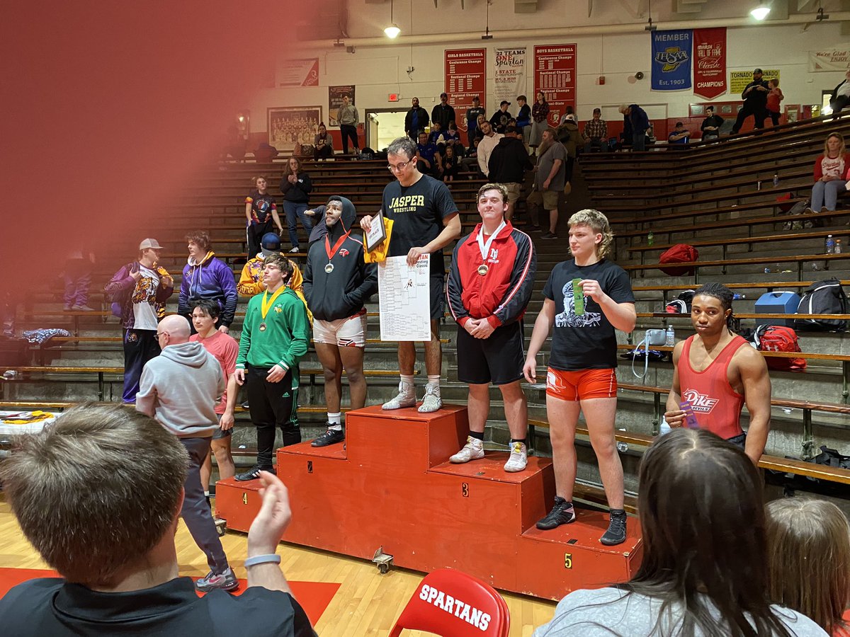 NewPalWrestle's tweet photo. Porter May wins by decision to claim another bronze for the Dragons at the Spartan Classic! @NPHSDragons @VoelzJames @MrsAmyDawson https://t.co/BIHjj6NyLr