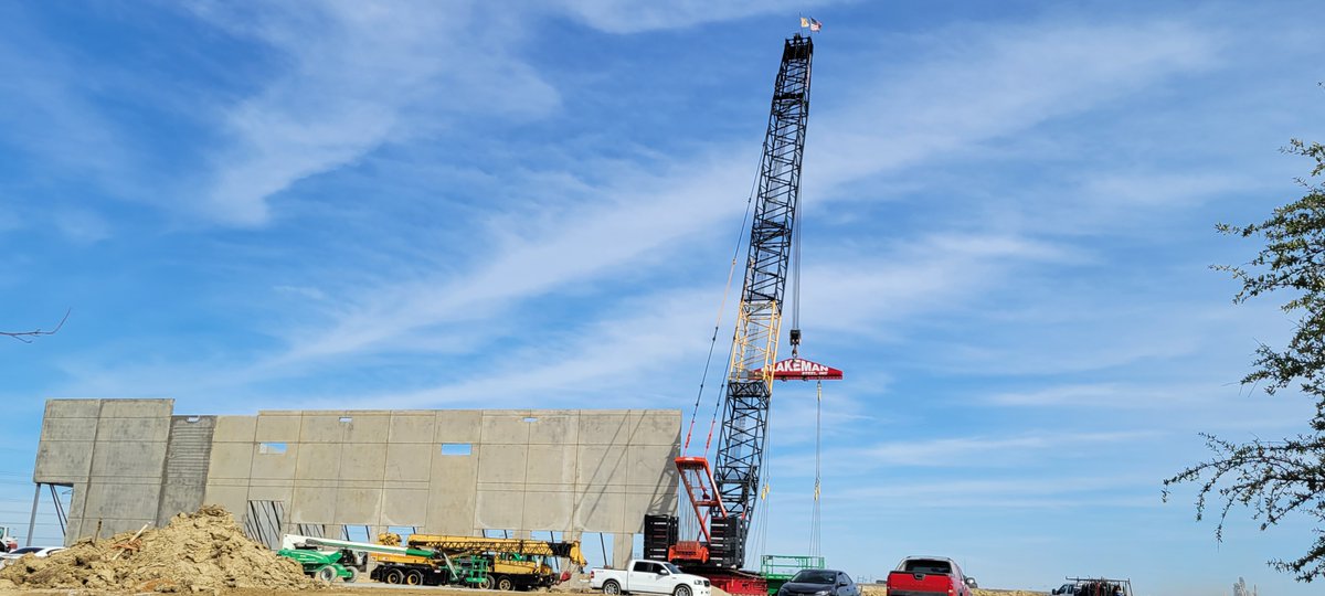 Midlothian Economic Development (@midlothiantexas) on Twitter photo Walls are going vertical on <a href="/LogisticsPropCo/">Logistics Property Company, LLC</a> first building at Southern Star Logistics Park. The first building offers 550k square feet of space for lease. #manufacturing #ecommerce #automation Walls are going vertical on <a href="/LogisticsPropCo/">Logistics Property Company, LLC</a> first building at Southern Star Logistics Park. The first building offers 550k square feet of space for lease. #manufacturing #ecommerce #automation