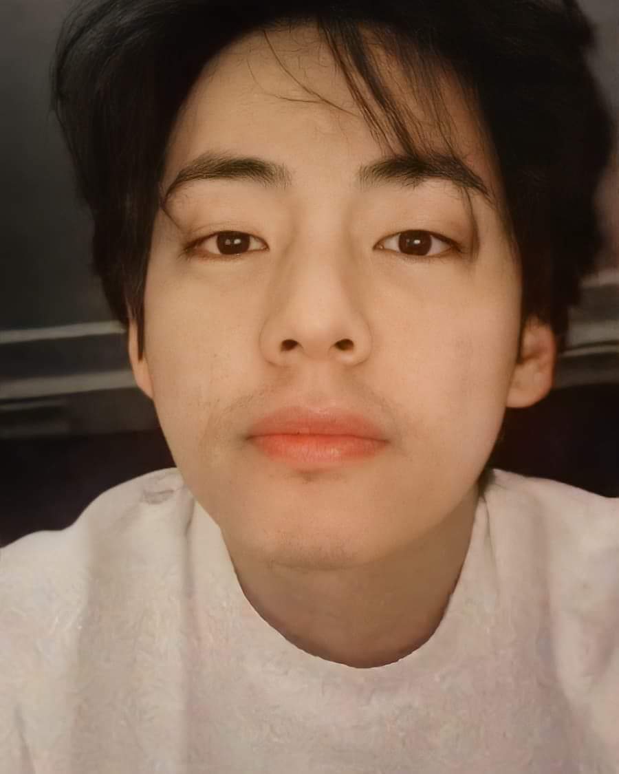 wana_mt's tweet photo. Happy Taehyung day 💜 https://t.co/tiSb3sybGD
