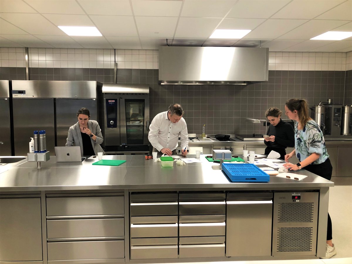 Welkom Studio Fava in <a href="/deJamfabriek/">Jamfabriek</a>! Ze zijn druk bezig met de ontwikkeling van een plantaardig product. Hiervoor gebruiken ze onze ontwikkelruimte voor R&amp;D en om op labschaal te produceren. Om vervolgens in de proefkeuken te proeven, testen en optimaliseren. #agri #food