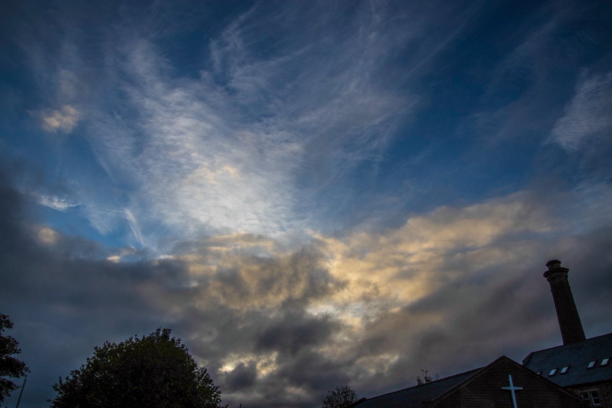ephemeralisall's tweet photo. Skyline shot as the sun began its descent
#cloud #clouds #cloudporn #cloudsOfTwitter #sky #skies #skiesOfTwitter #nature #naturePhotography #photography https://t.co/mSfgI4lnqA