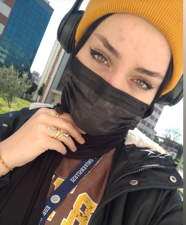 Güneşe bakınca ela sana bakınca fena oluyorum.⚡