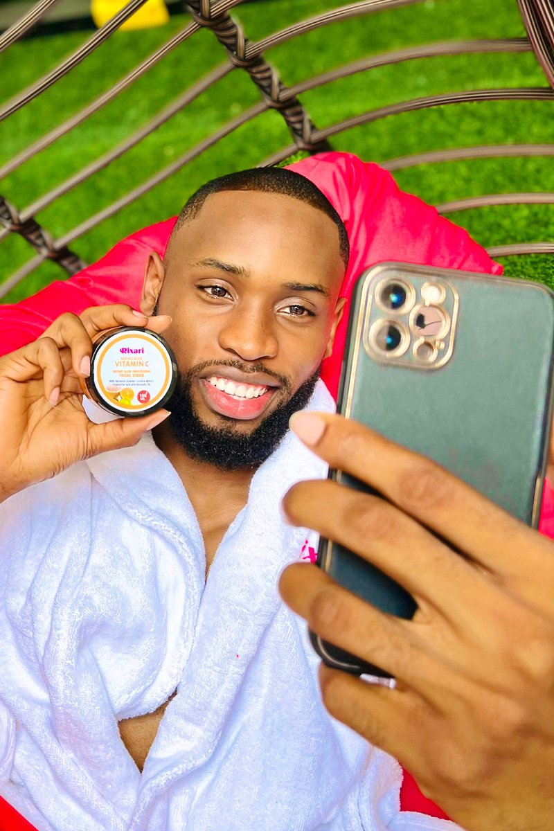 HannahDeee16's tweet photo. Stop crushing on people's Boyfriend πππ Buy your Boyfriend Rixari Skin Secret you won't DIEππ Buy him Strictly Weight Loss Kits π€£π€ͺπ
King Emmanuel Keep Glowing and Growing ππβοΈβοΈππ
#FollowEmmanuel
#EmmanuelUmoh
#EmmanuelXRixari #EmmanuelXRixariSkinsecrets https://t.co/3FqS4eHv4z