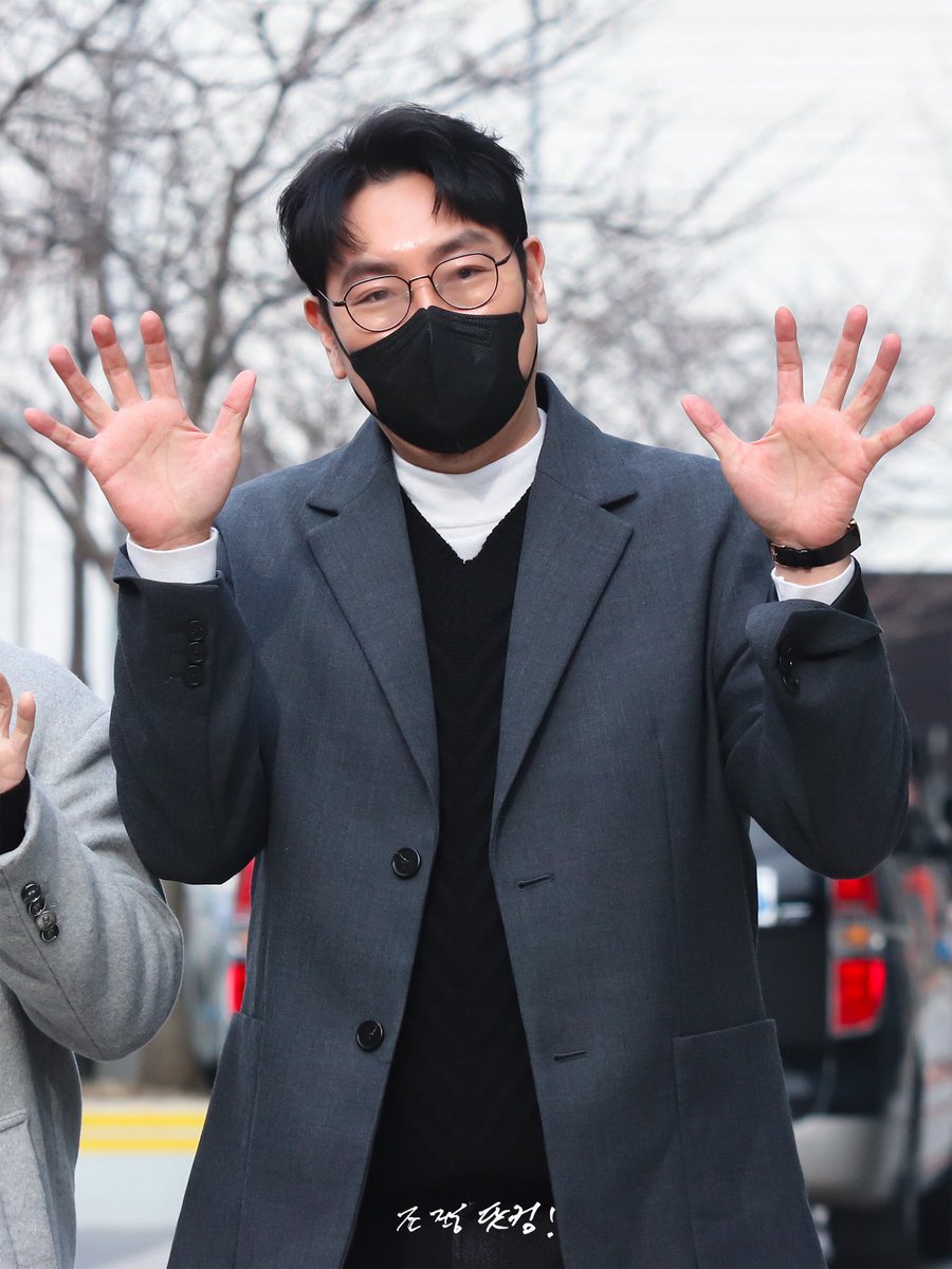 조진웅닷컴 tweet media