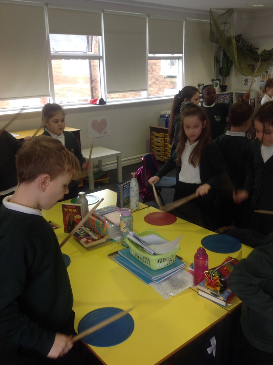 The children really enjoyed their 1st music lesson with Mr Simons this week. They practiced how to read music notes and follow a beat in prep for our ukulele lessons next week! @teammanorgreen #CareDareFairShare