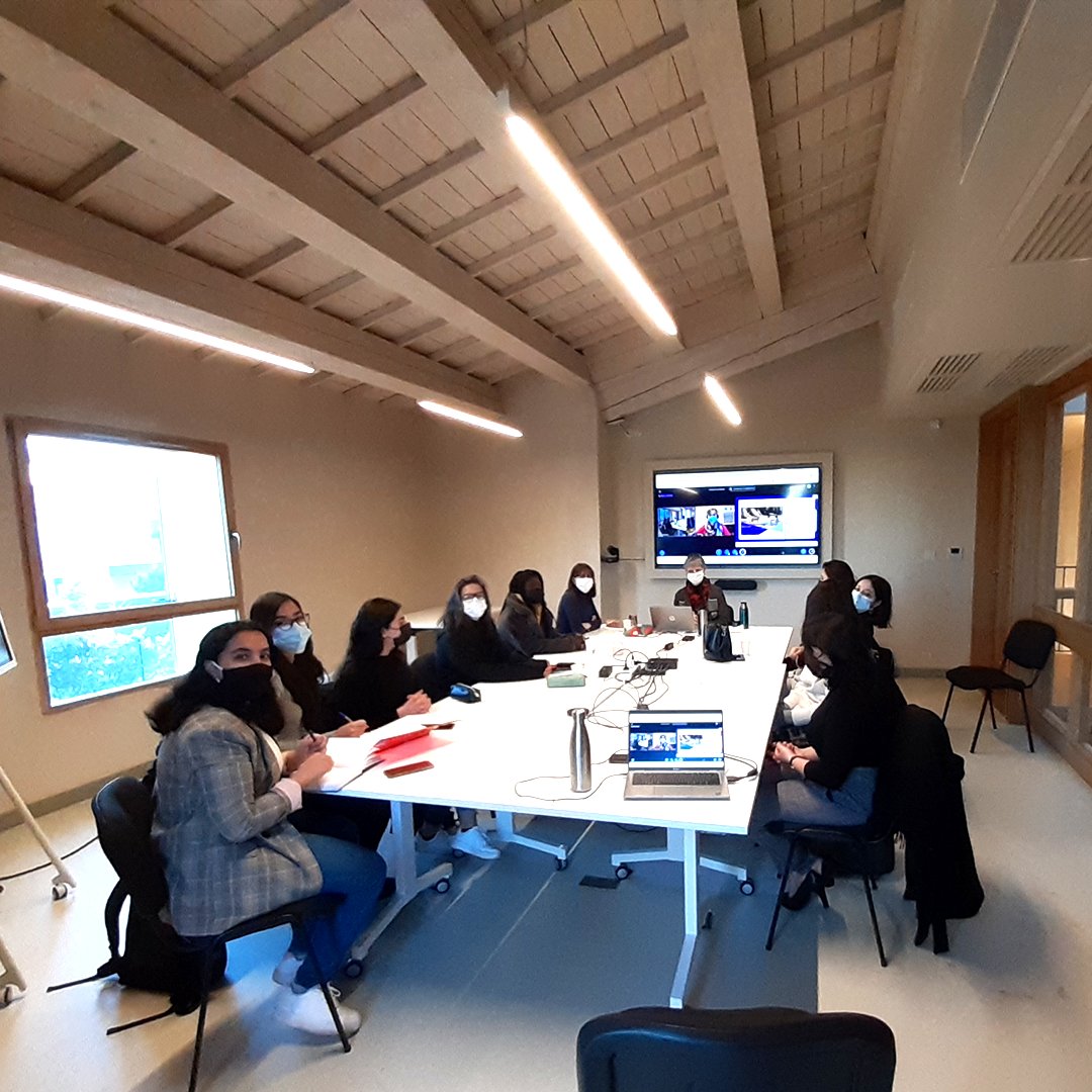 MINES Saint-Étienne (@mines_stetienne) on Twitter photo 6ᵉ édition du séminaire "#entrepreneuse demain #leadership au féminin".
▶️13 étudiantes accompagnées d'expertes échangent sur l'#entrepreneuriat : se connaître et comprendre son projet, construire un réseau…
Ce séminaire est soutenu par <a href="/MaRegionSud/">Région Sud</a> via <a href="/PepiteProvence/">PÉPITE Provence</a> 6ᵉ édition du séminaire "#entrepreneuse demain #leadership au féminin".
▶️13 étudiantes accompagnées d'expertes échangent sur l'#entrepreneuriat : se connaître et comprendre son projet, construire un réseau…
Ce séminaire est soutenu par <a href="/MaRegionSud/">Région Sud</a> via <a href="/PepiteProvence/">PÉPITE Provence</a>
