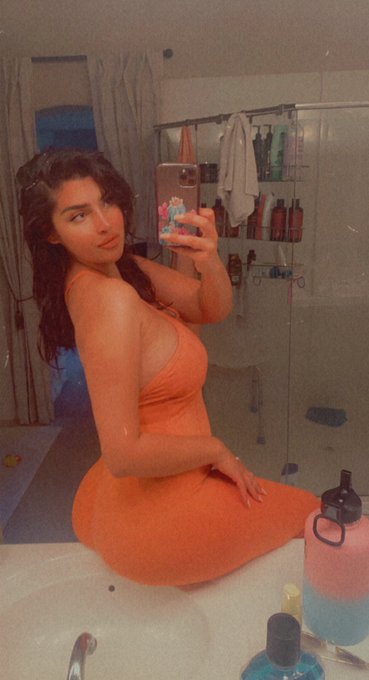 How many shampoo bottles? -yes https://t.co/14rrWxrVfU<a href="/tag/seductivesunday"class="tags"><span>#seductivesunday</span></a><a href="/tag/sellingcontent"class="tags"><span>#sellingcontent</span></a><a href="/tag/buyingconen"class="tags"><span>#buyingconen</span></a>