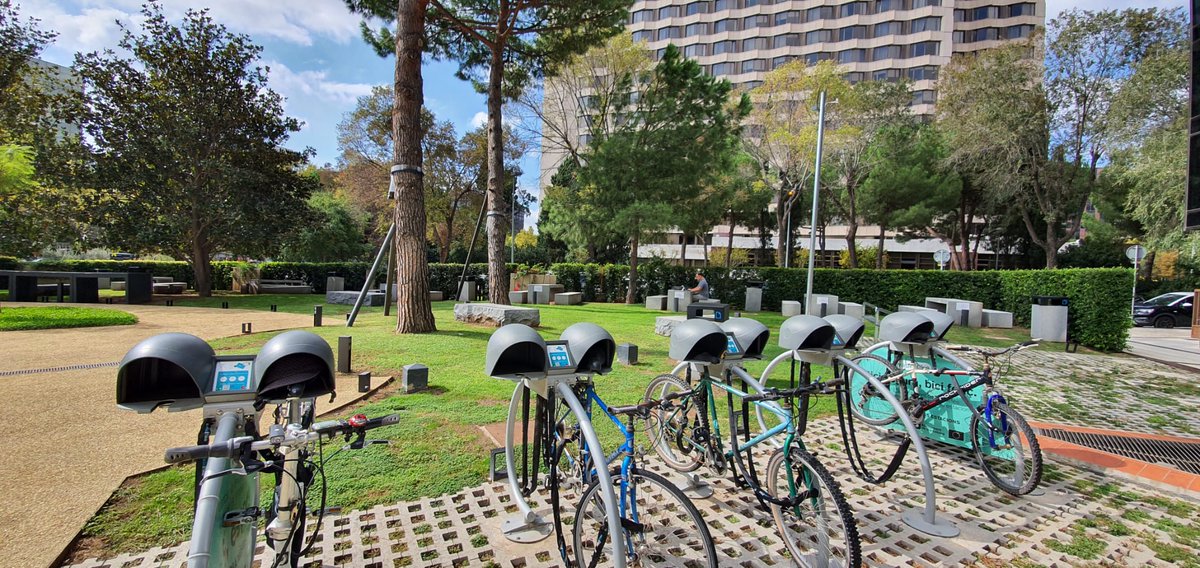 Dos parking de bici por cada piso nuevo: la Comisión Europea avanza en la movilidad sustentable
La nueva Directiva de Eficiencia Energética de los Edificios incorpora la necesidad de dos aparcabicis por cada piso nuevo para 2027
¿Qué opinas?
bit.ly/3zSb7l4