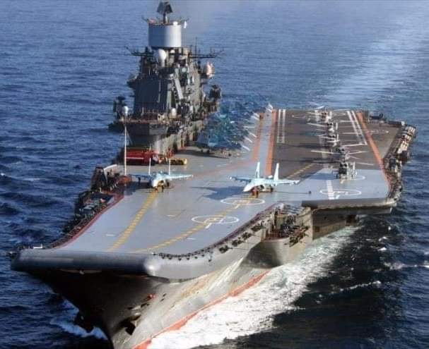TRUFAULT's tweet image. El portaaviones Admiral #Kuznetsov (063), en circunstancias algo mejores que en la actualidad.
🇷🇺⚓
#carrier #portaaviones #war #Rusia #Russia #cool #Russian #weapons #Navy