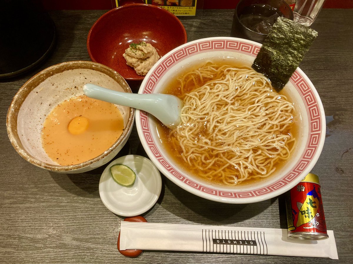 1/13昼 ★曲者つけ麺780円(ネギ抜き)+納豆50円 つけ汁は冷たくダシの効いた生卵に八幡屋礒五郎の七味がアクセント。麺は熱々の美味い醤油に浸かって最高！ 面白く美味い！正に曲者！納豆オス