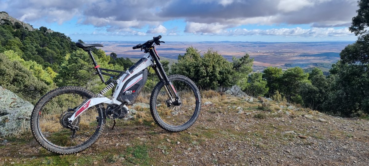 BraihBikes's tweet photo. Test day
▪️ 26 km across the Algairén Mountain range
▪️ 1324 metres of ascent
▪️ 28% battery consumption
🤟100% enjoyment
.
#Braih #Superebike #ebike #mtb #enduro #bike #bikelife #biker #ElectricVehicle #cycling #cyclinglife #offroadadventure https://t.co/8GyfCTkhYU