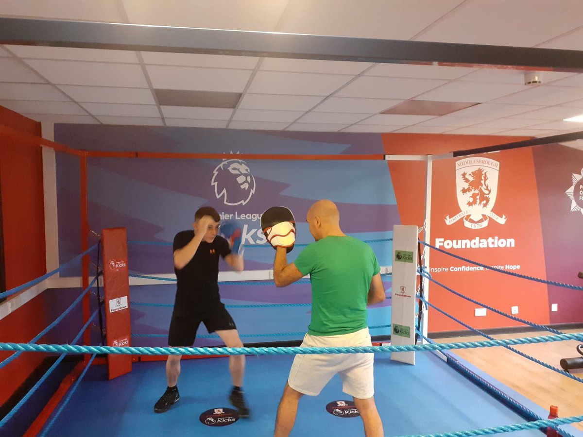 stuskithechamp's tweet photo. love changing these kids lives Tyler started with me,he is now in a boxing club loving the art of boxing keeping him out of trouble off the streets @MFCFoundation @teesyouthworker #boxingworks https://t.co/3rtecC9nmo