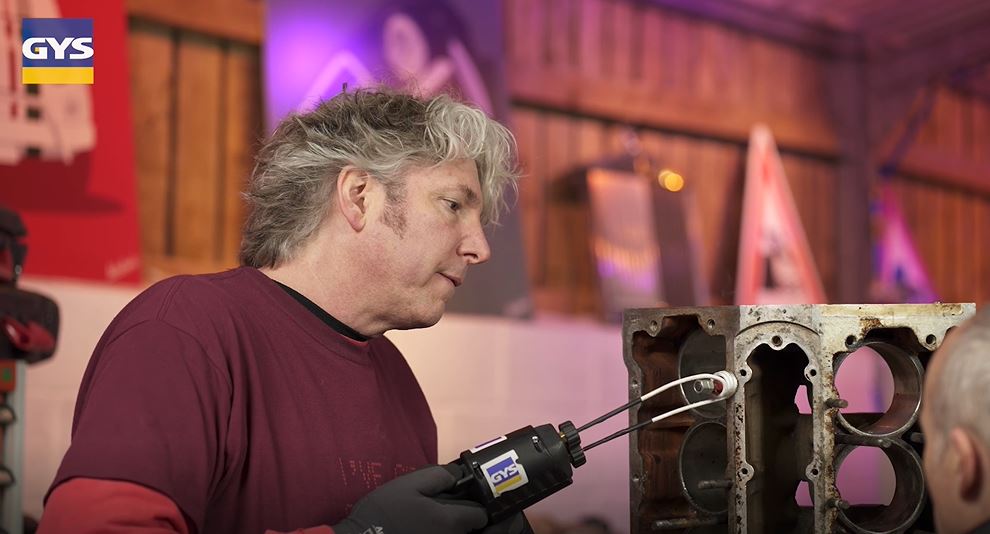 GYSLtd's tweet photo. The GYS POWERDUCTION 10R Induction Heater was put to good use in the recent episode #38 of Edd China’s Workshop Diaries!
Find out more about the GYS Induction range here - https://t.co/RifIrmvU7t #InductionHeaters #AutomotiveRepair #Workshop #MetalWork #GYS #GYSUK #TheEddChina https://t.co/zpQ65fbtKV