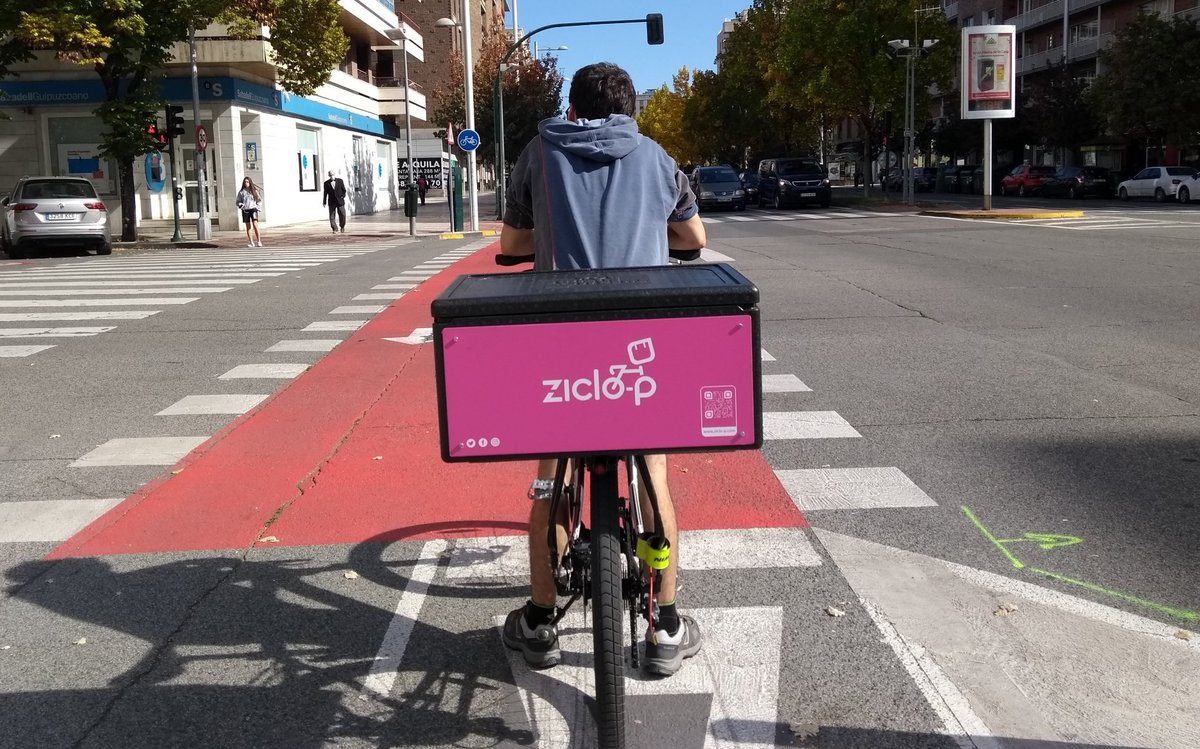 🚴‍♂️ ¿Existen alternativas a Glovo o Deliveroo? ¿Es posible una ciclo mensajería sostenible donde se respeten los derechos laborales de sus trabajadorxs?

✅ ¡SI! y en Iruñerria tenemos un ejemplo> <a href="/ziclo_p/">Ziclo-P</a> 
Conóceles en el Podcast de <a href="/REASNAVARRA/">REAS Nafarroa</a> 

📻 labur.eus/ziclop-podcast