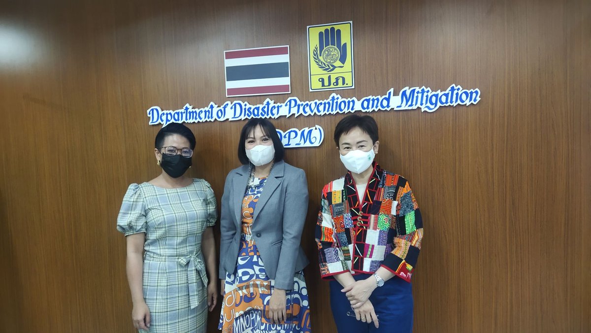 REDCON_Asia's tweet photo. DDPM of the Ministry of Interior Thailand, Thammasat University, and VNUAP had an insightful discussion on their collaborative activities to advance the vision of REDCON Asia. 

Stay tune for more updates! 

#disasterpreparedness #emergencymanagement #apec  #resilience https://t.co/dGPWSaTMvK