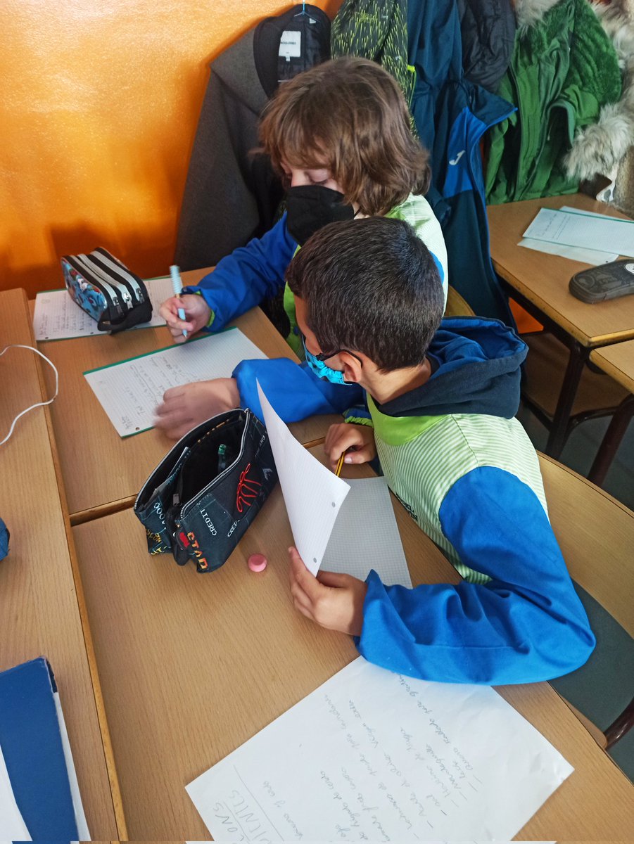 Albert_MDC's tweet photo. Contrastem la presa d'apunts amb un company/a per a fomentar l'aprenentatge entre iguals. @escolamdcprat https://t.co/JeoqPpWuCO