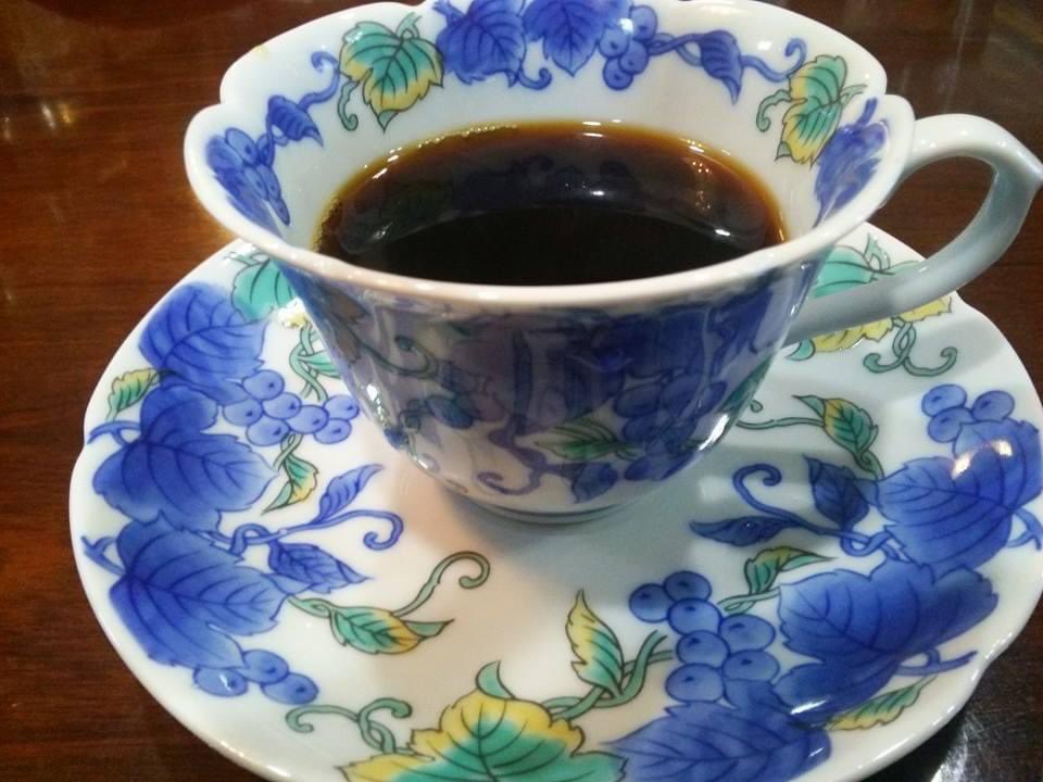 matsudaqin's tweet photo. 所谓低调的人。
其实低调的人，往往举千钧若扛一羽，拥万物若携微毫，怀��下若捧一芥。
低调人思无邪，意无狂，行无燥。眉波不涌，吐纳恒常。 https://t.co/KWYUMDtJhO