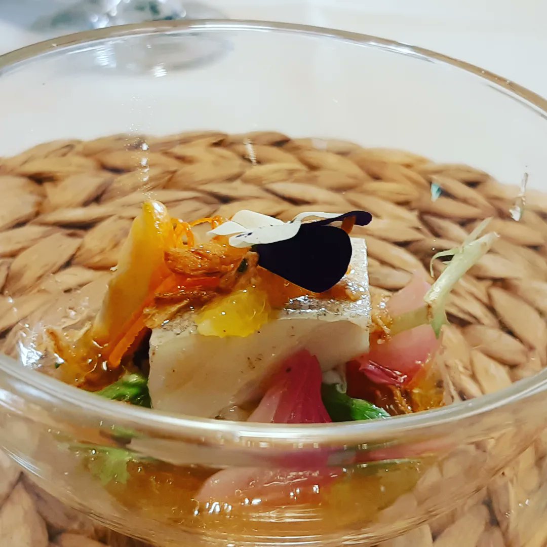 CalvoMarcelino's tweet photo. En 👉 @RBrigecio

❤ Ensalada de invierno.

❤ Croqueta de foie, kikos y px.

❤ Garbanzos de la vega de Morales con callos de bacalao. 

❤ Coliflor, setas, torrezno y huevo poché. https://t.co/yHyUGmsYPC