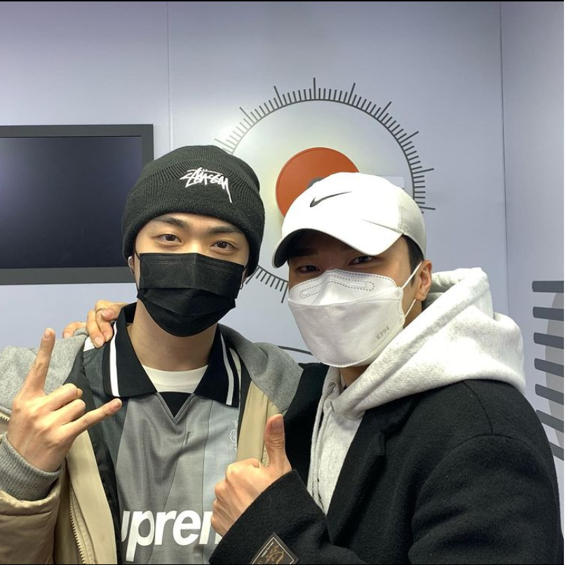 JunnyTHTeam's tweet photo. [ 2022.01.13 ]
#MUSICACCESS
#TMB_Text_Me_Back with JUNNY
บะบายย เจอกันใหม่พฤหัสหน้าคับบ👋👋

#LEX #JUNNY #주니 #จุนนี่
@mauvecompany
@musicaccess0304 https://t.co/DPOcPhU46h