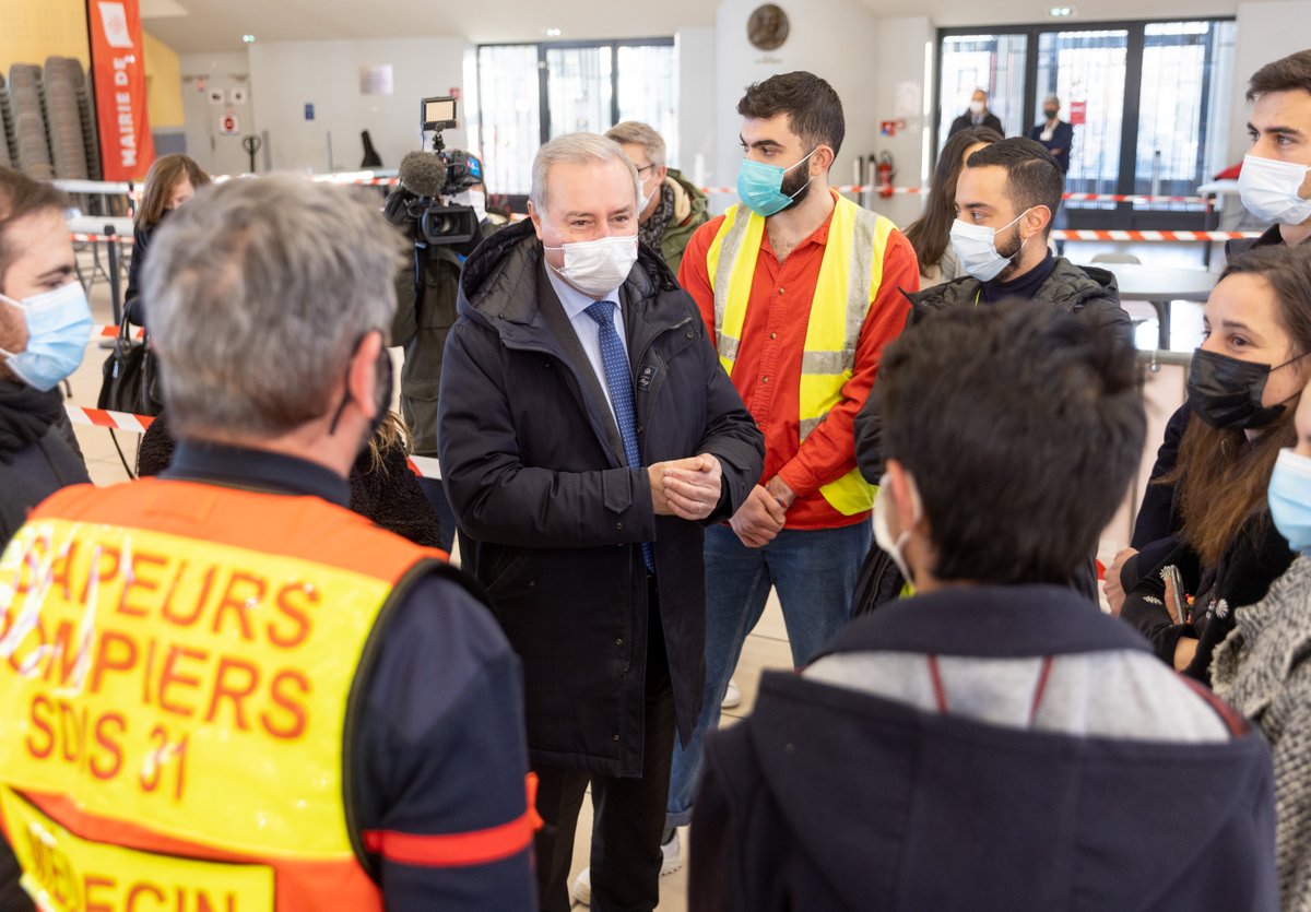 À partir d'aujourd'hui, l'offre de #vaccination #Covid_19 s'étend à #Toulouse !
Un nouveau centre de #vaccination, sur rendez-vous via <a href="/keldoc/">KelDoc, la solution de prise de rdv en ligne</a>, ouvre salle #JeanMermoz, sur l'île du #Ramier.

Retrouvez toutes les infos pour se faire #vacciner ici 👉🏻 bit.ly/3rbQVER