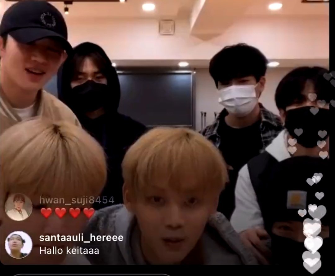 honeybunchkeita's tweet photo. 🦦:"We're coming                       CLUES
back soon on march"                   RN: https://t.co/ql8M7DkidU