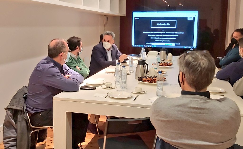 ¿Cómo podemos solucionar la problemática a la hora de digitalizar el canal HORECA?

▪️Formar a los proveedores en el sector hostelero.
▪️Informar y acompañar al hostelero en materia de digitalización.

#Expertosengastromarketing
#Labarradigital #madridfuturo #canalhoreca