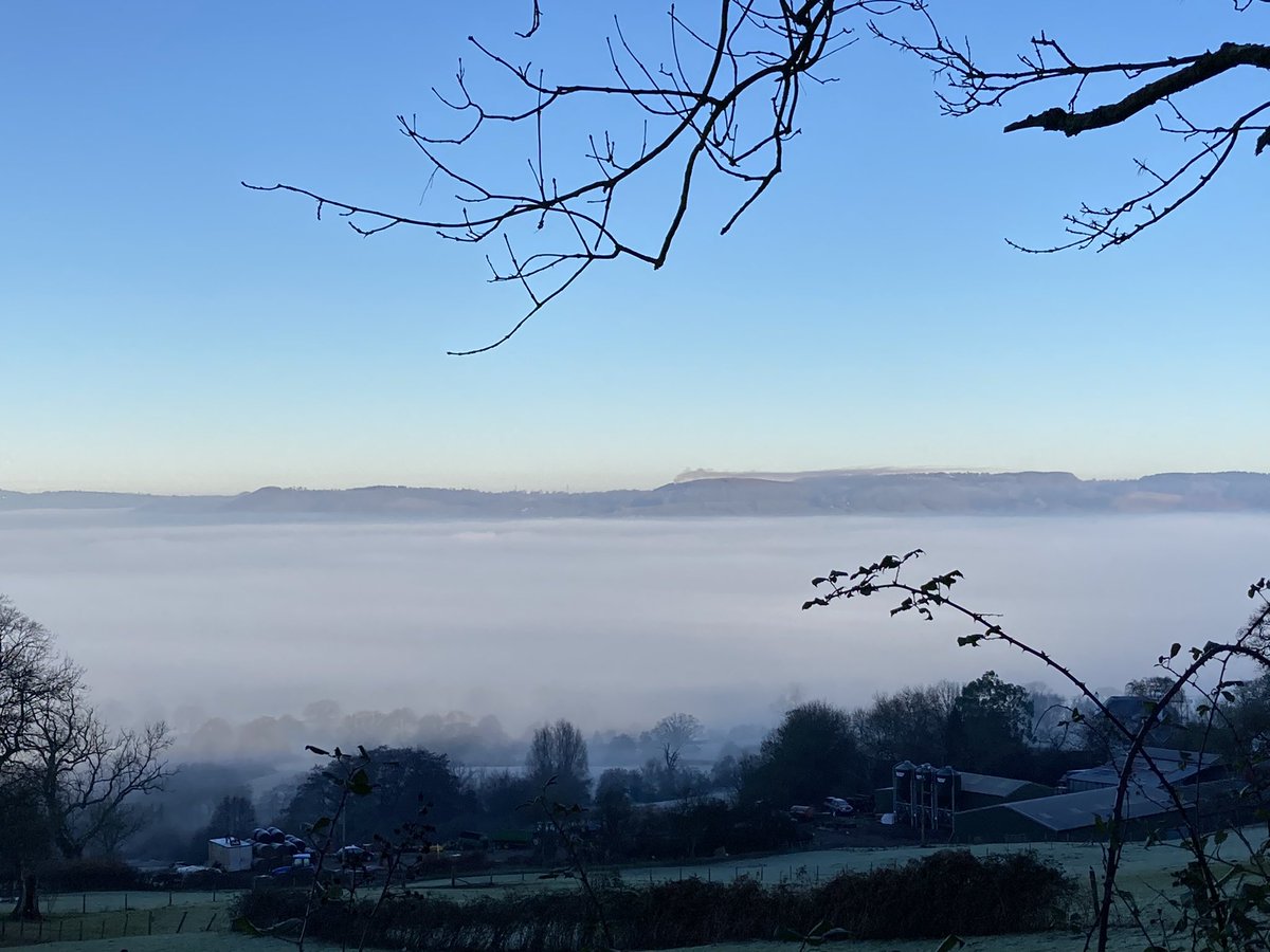 Friendsof65Bus's tweet image. Beautiful views from our #65bus this week #DragonsBreath #anadlyddraig @visit_mon @BusUsersUK @DerekTheWeather @BarclayBusUsers @wyebeauty
