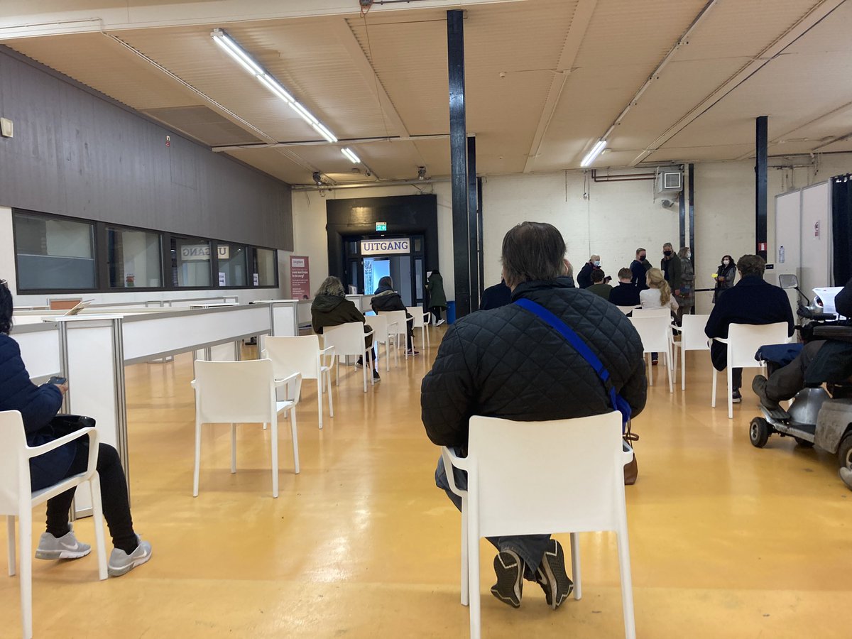 #Booster gehaald, de beste vraag was: “bent je onder of boven de 45 jaar” 😎#foreveryoung #Corona