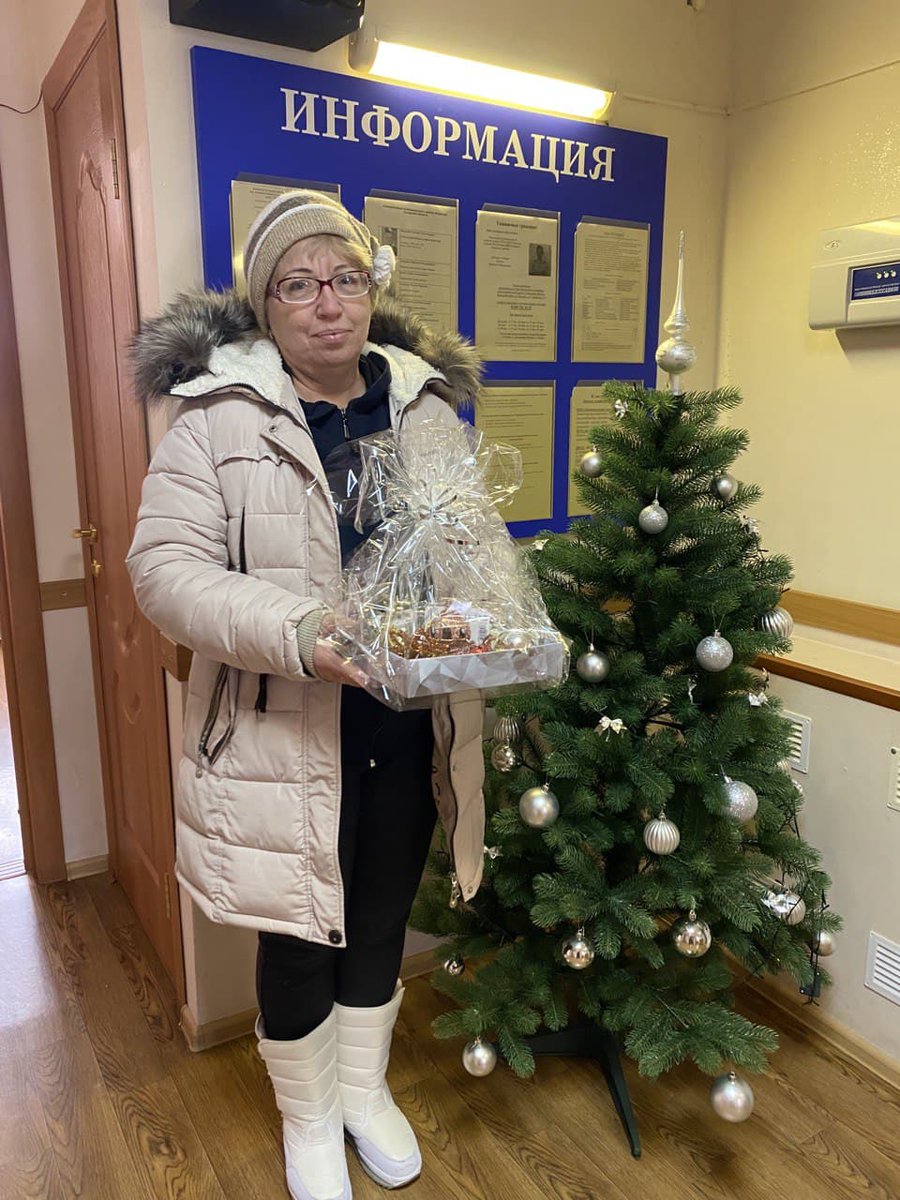 ProsvetAdm's tweet photo. Поздравляем участников смотра-конкурса на лучшее новогоднее оформление зданий в поселении! Желаем творческих успехов, позитива и много счастья в новом 2022 году. Спасибо за участие! https://t.co/H7nppc7PAH