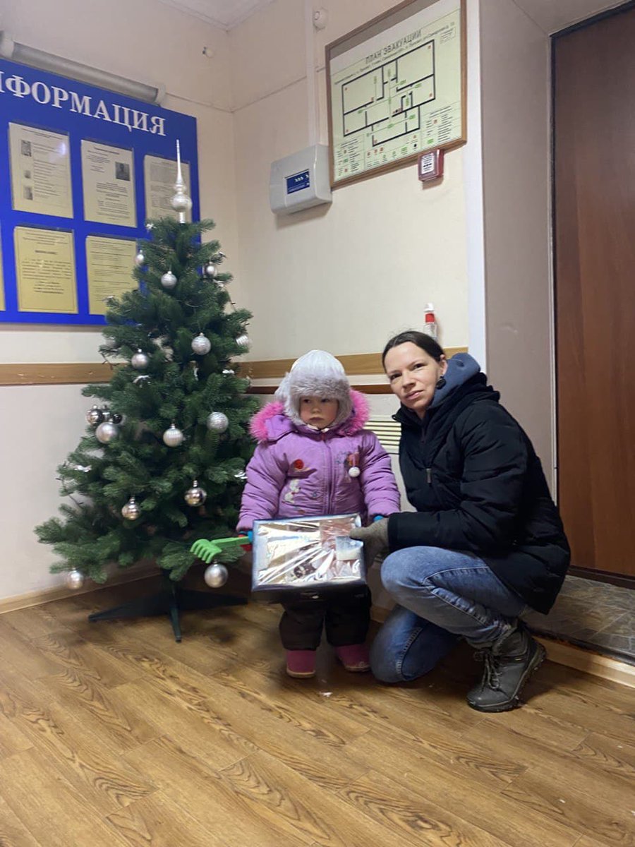 Поздравляем участников смотра-конкурса на лучшее новогоднее оформление зданий в поселении! Желаем творческих успехов, позитива и много счастья в новом 2022 году. Спасибо за участие!