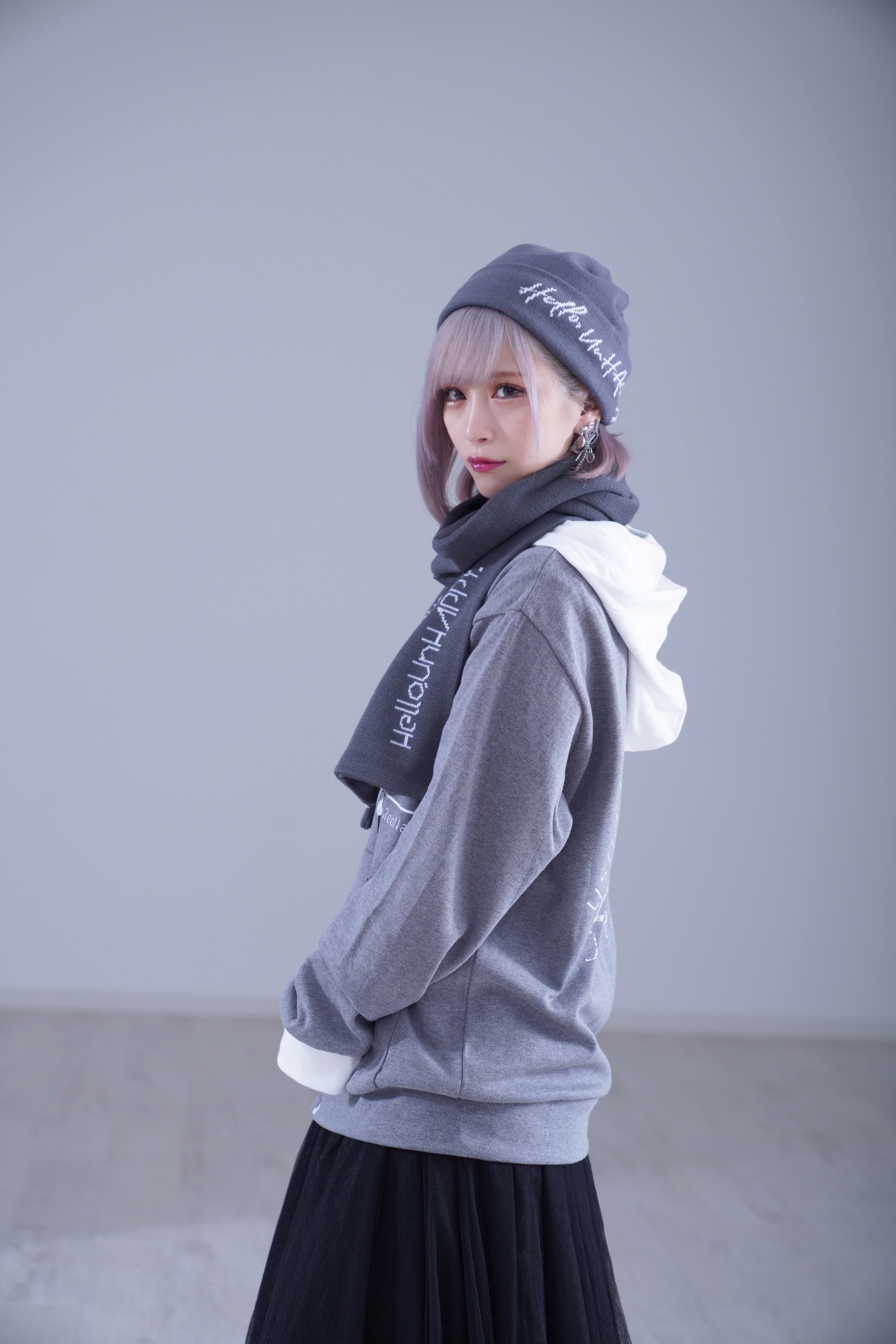 入手困難✨完売品✨美品✨ReoNa レオナ オフィシャルグッズ シャツ ReoNa Live Tour 2019“Colorless” Tシャツ - メルカリ