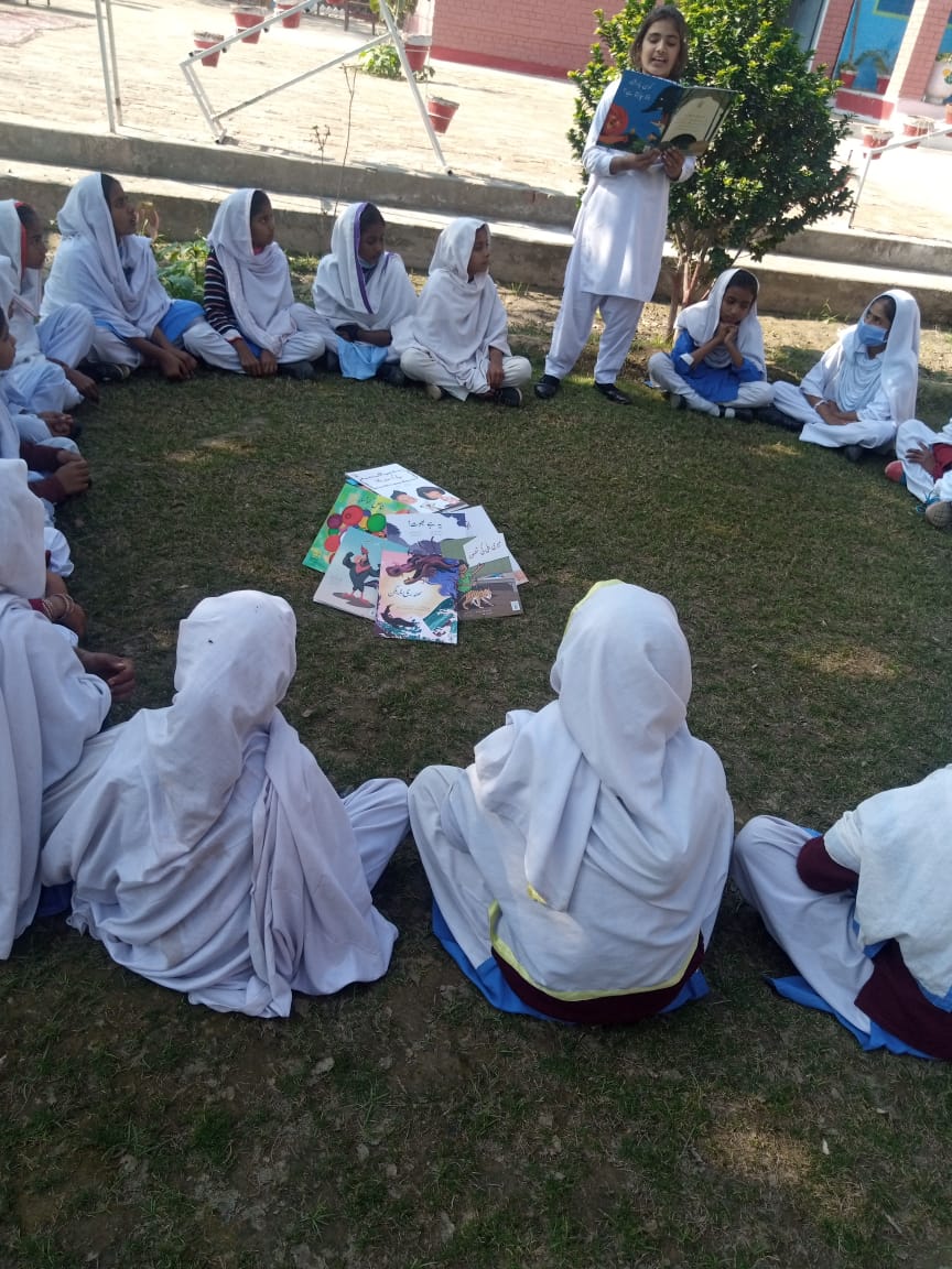 BaelaJamil's tweet image. When value additions flow in generous streams to #GirlsEducationPrograms of @itacecorg in #Pakistan it is not serendipity but core organisational synergies from #PakistanLiteracyProject to @SiyaniSahelian #AsmaanSayBatein making #GirlsTouchtheSkiesTogether @RoomtoRead @SOCFilms