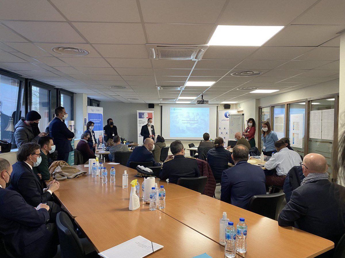 damienadam76's tweet photo. Ce matin, j’ai accueilli @pietraszewski_l à l’agence Pôle Emploi St Sever de #Rouen pour parler du dispositif remobilisation compétences qui accompagne les demandeurs sans emploi depuis plus de 2 ans. 

Avec lui, 50 % des bénéficiaires retrouvent un emploi en quelques semaines. https://t.co/aZGnin8qrk