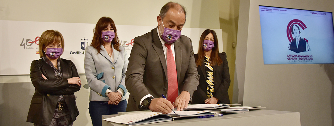 uclm_es's tweet image. La @uclm_es y el @imujerclm constituyen la Cátedra de Igualdad de Género y Diversidad Clara Campoamor para contribuir a la erradicación de la violencia de género y promover la igualdad a través de iniciativas de formación, desarrollo e investigación
uclm.es/noticias/notic…