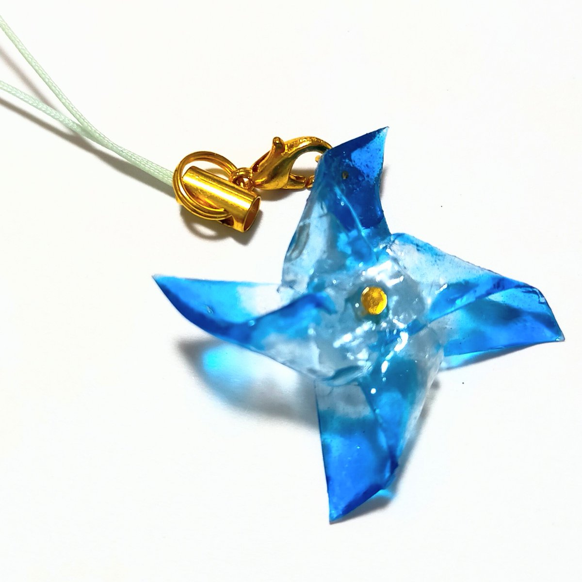 『風車』
UVレジン作品

レジンで風車作ってみました！
キーホルダーにしてみた！
可愛くできたと思う！！✨✨