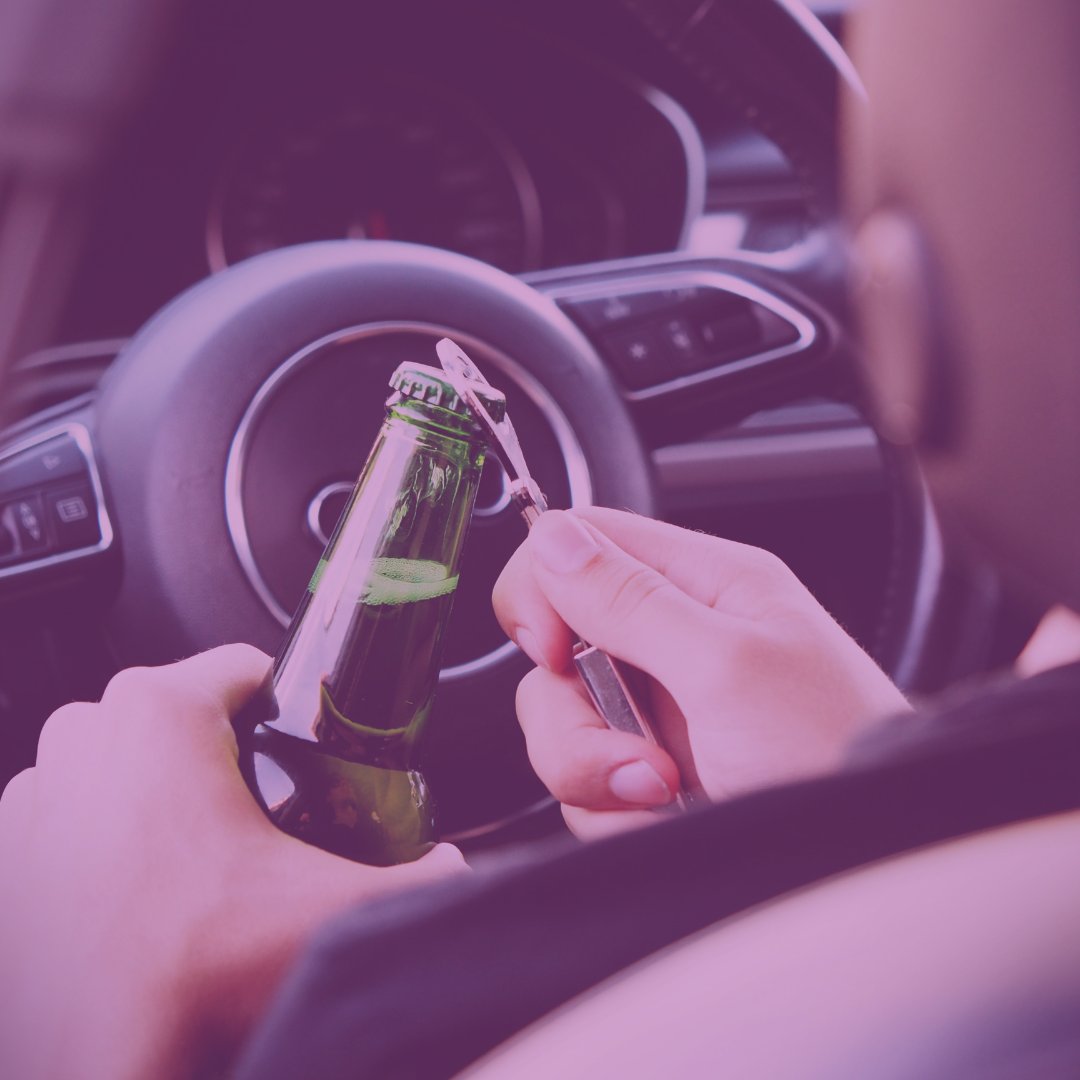 TeLlevoApp's tweet photo. 📱 Mientras nos preparamos para ofrecerte un servicio único que va a mejorar la seguridad vial en #Rosario te dejamos info s/ alcohol y conducción.

🚗🍸Saliste a divertirte y tomaste alcohol? NO conduzcas! Nosotros te llevamos... Y en TU auto!

👉APP de Conductor Designado https://t.co/q6DTBen0HC