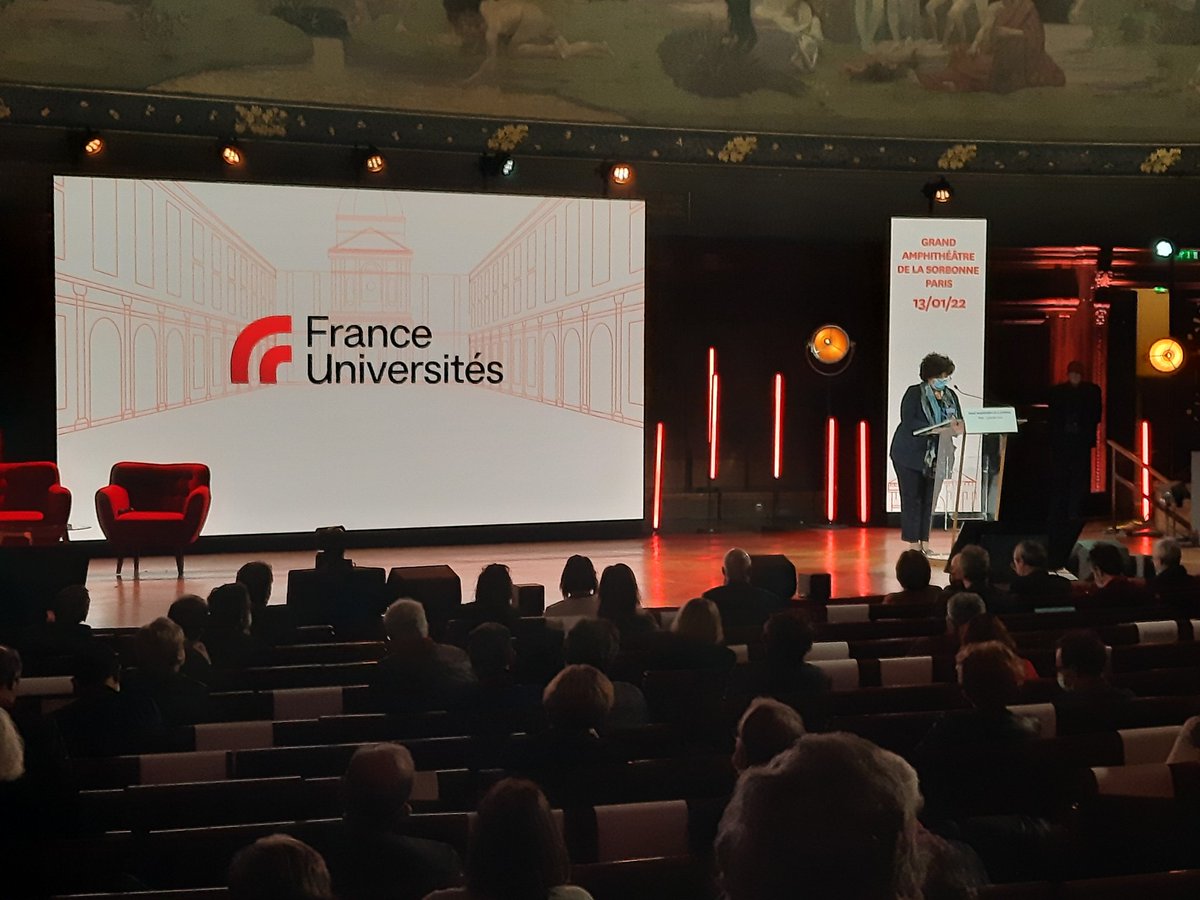 #Universites2022 | 'Rien n'est achevé, tout est à poursuivre', tels sont les mots de @VidalFrederique lors de ce Congrès @FranceUniv.

Tant que rien ne sera achevé, le réseau de @federationares continuera de se mobiliser et de défendre les étudiants en Sciences Sociales.