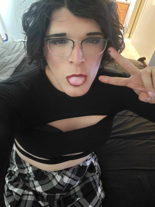 If you wear glasses, QT a pic of yours https://t.co/AEr9xV1Tjh<a href="/tag/makeup"class="tags"><span>#makeup</span></a><a href="/tag/nerd"class="tags"><span>#nerd</span></a><a href="/tag/femme"class="tags"><span>#femme</span></a><a href="/tag/sissy"class="tags"><span>#sissy</span></a><a href="/tag/crossdress"class="tags"><span>#crossdress</span></a><a href="/tag/lgbt"class="tags"><span>#lgbt</span></a>