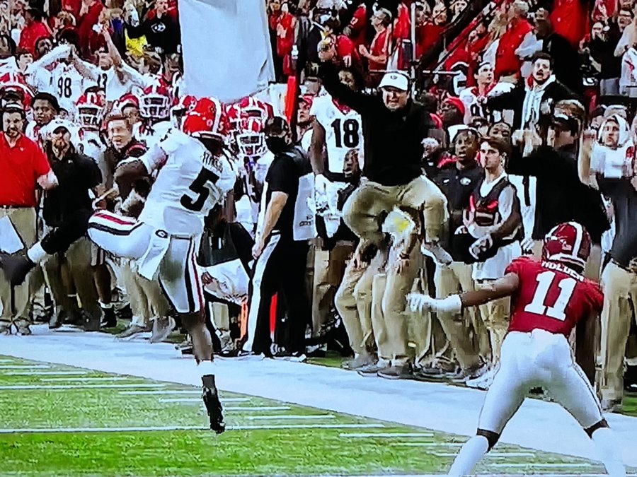 putemupcdukes's tweet photo. Waking up Champions!!!
#Dawgs 
Good Morning! https://t.co/vSShhoY2Gs
