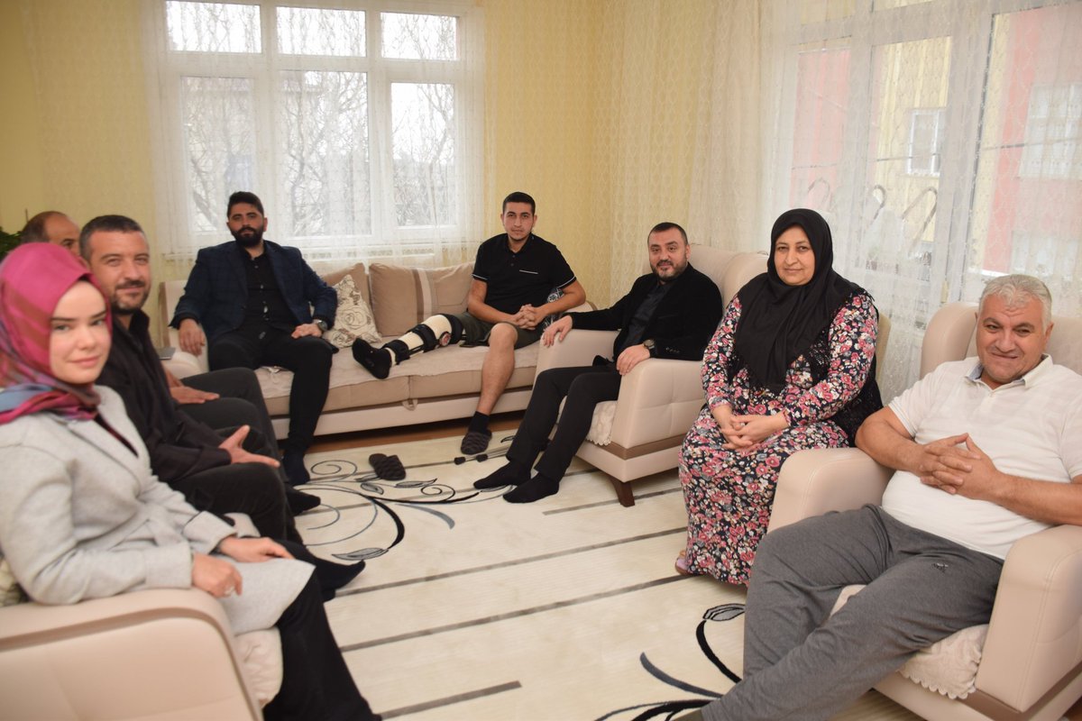 ➡️ İlçe Başkanımız Sn. <a href="/MuratCelik82/">Murat Çelik</a> ile birlikte İlçe Gençlik Kolları Yönetim Kurulu Üyemiz Barış Yaşar kardeşimize geçmiş olsun ziyaretinde bulunduk.

Tüm hastalarımıza acil şifalar diliyoruz. 🤲🏼