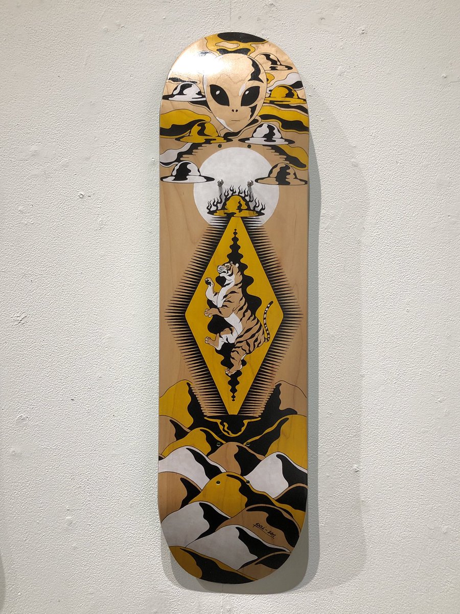 今日から東京で始まった #怪のモノリス展 に2作品で参加してます。怪談会の配信もやってるので興味のある方はぜひ。 