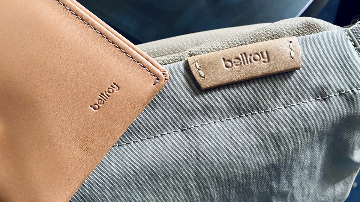dris_dev's tweet photo. Kíváncsi leszek meddig fogja bírni, de egy dolgot már az első napon kijelenthetek: nagyon jól néz ki a #NoteSleeve és a #SlingMini is! 😎
Great job ⁦@Bellroy⁩ 👍🏻
#mybellroy https://t.co/DFDxuf4gV6