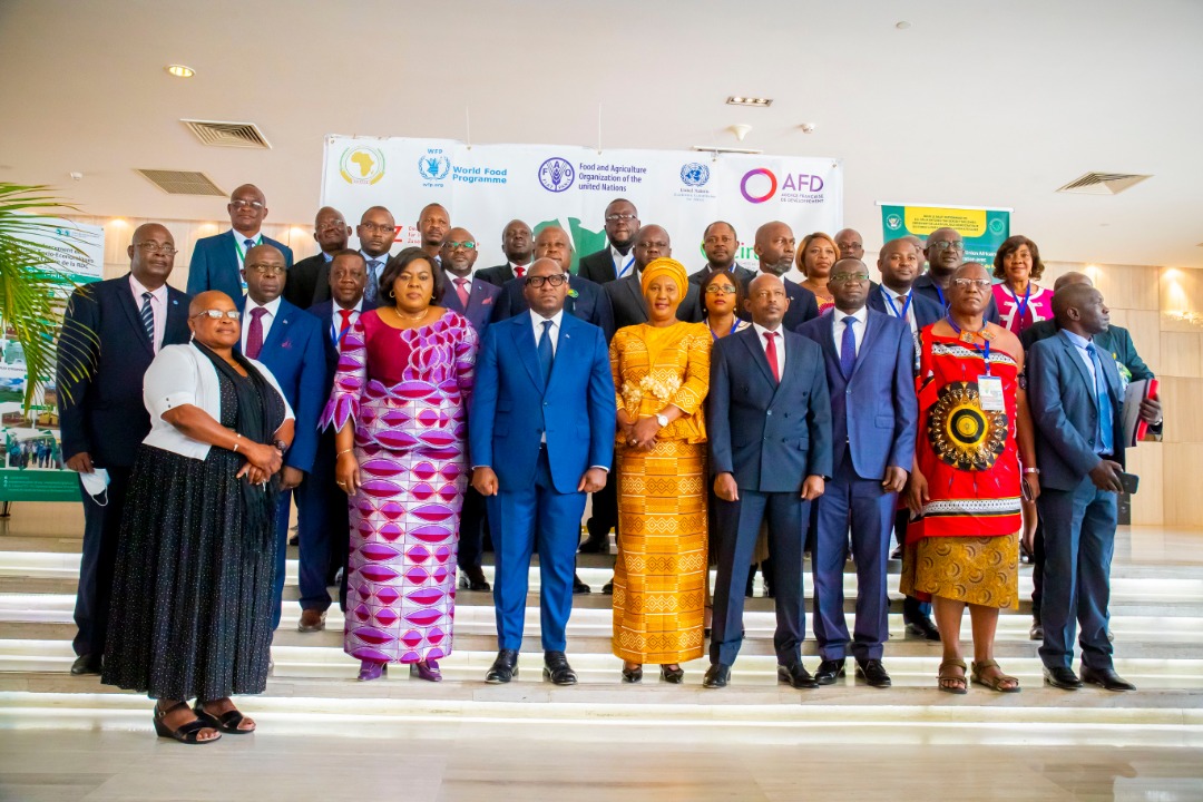BolasieCedric's tweet photo. Le Premier Ministre #congolais, @LukondeSama , a ouvert, Hier, au #Congo Fleuve Hôtel de #Kinshasa, le troisième Forum pour le Développement rural en #Afrique (#FDRA).
#RDCongo #RDC #Afrique https://t.co/wtvgjHQCgj