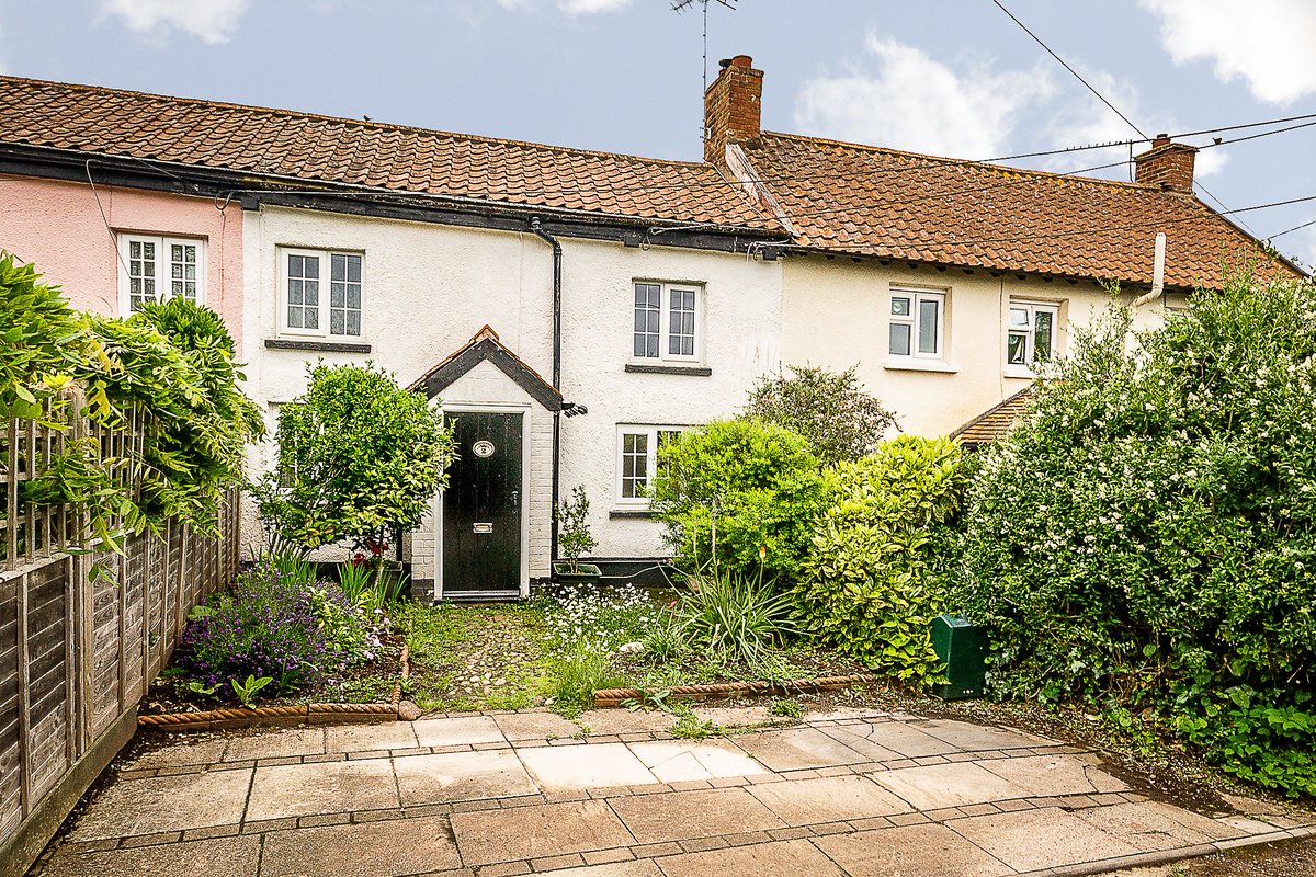 The New Year weather may be cold, but the housing market is hot, hot, hot…
eastofexe.co.uk/featured/blist…