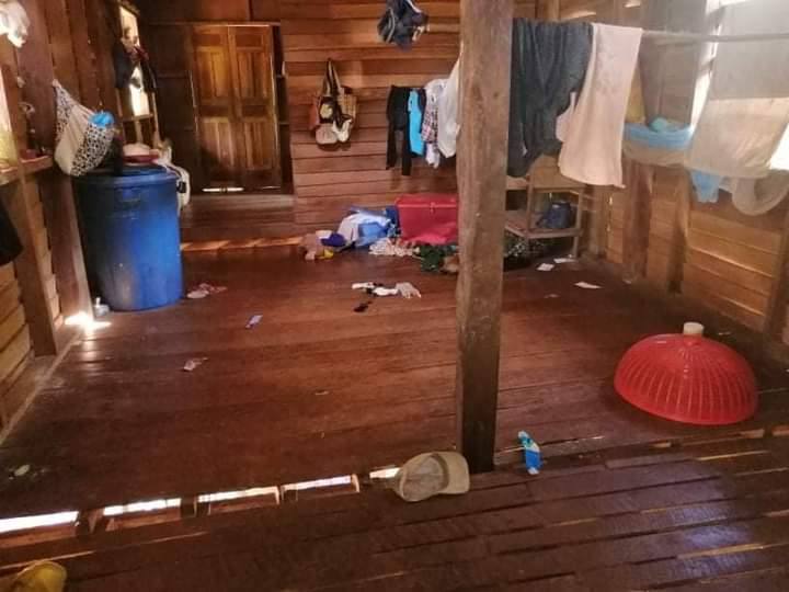 SAC stormed the Old Town village in Karen State's Kawkareik Tsp on Jan10, looting &amp; destroying people' property. SAC also slaughtered &amp; ate people's pets. #WarCrimesOfJunta #2022Jan11Coup #WhatsHappeningInMyanmar
