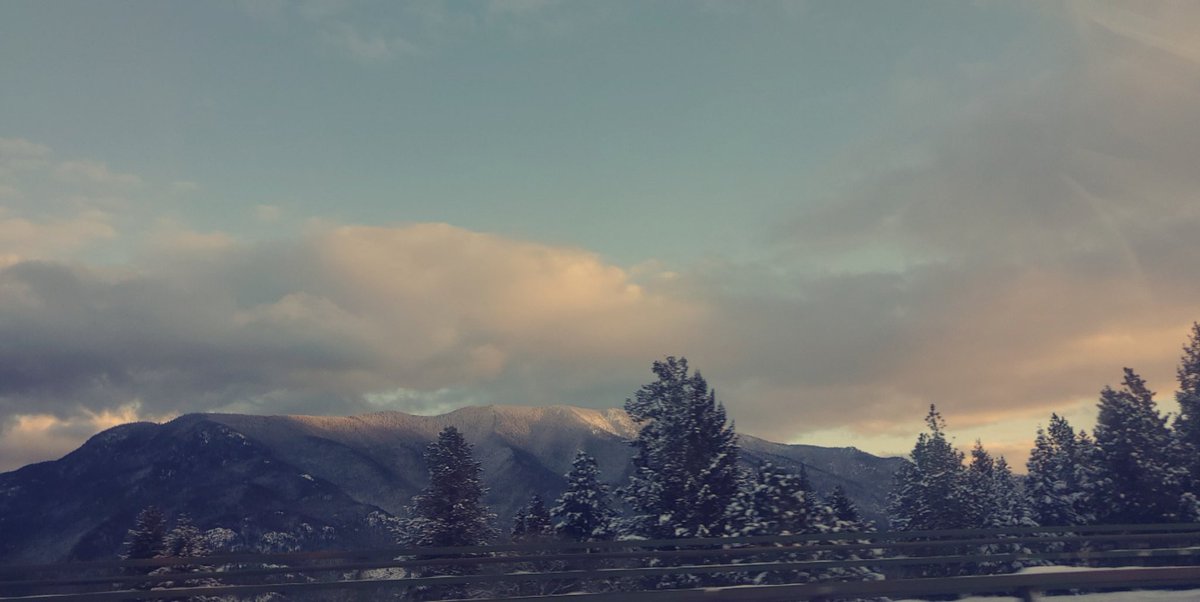 t_cline11's tweet photo. Where the mountains kiss the clouds ♡
#tuesdayvibe https://t.co/2twTnVoA5u